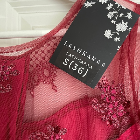 Deep Red Anarkali Style Lehenga S/M, Lashkaraa traditional indian wear - Picture 5 of 5